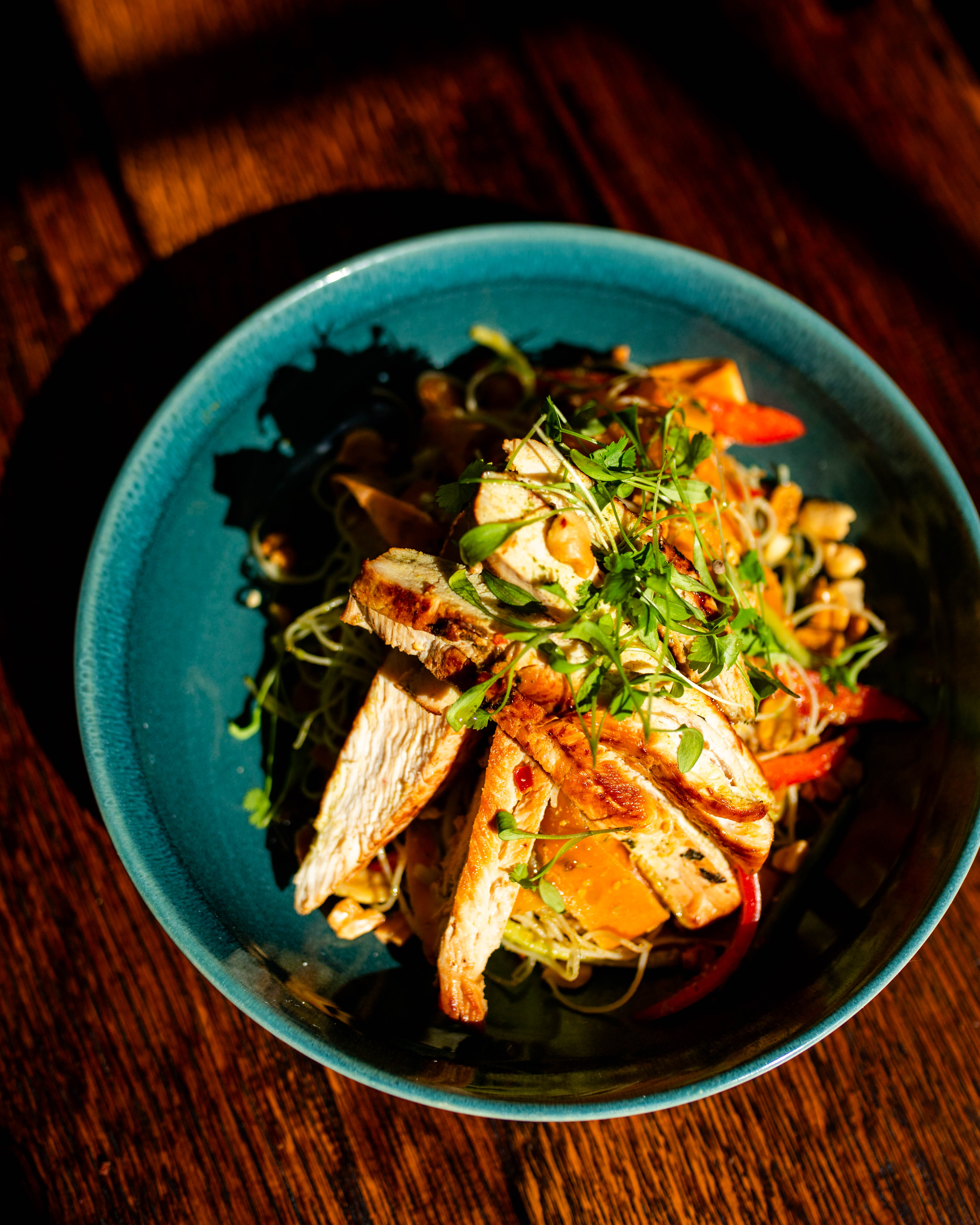 CHICKEN NOODLE SANDWICH